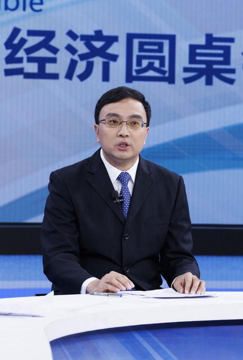 确定性应对各种不确定性——中国经济圆桌会聚焦“四稳”麻将胡了中国经济圆桌会·新华全媒头条以高质量发展的(图2)